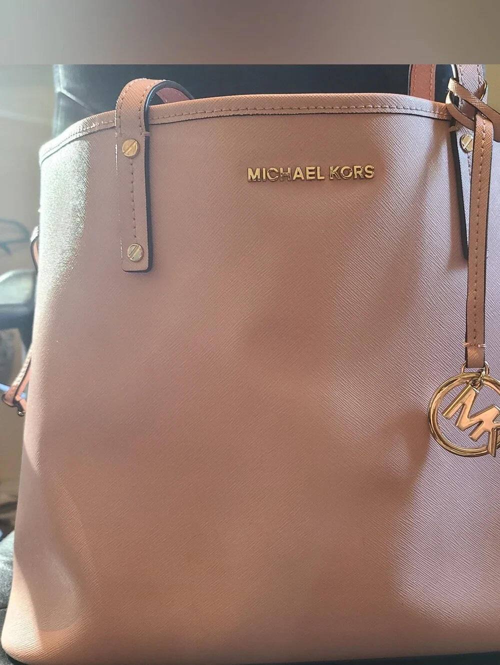 Michael Kors Jet Set Leather Pink Tote with Wristlet, EUC